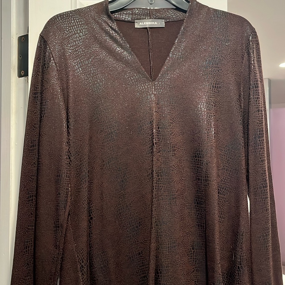 EUC Alembika top Size 2 (Medium)
